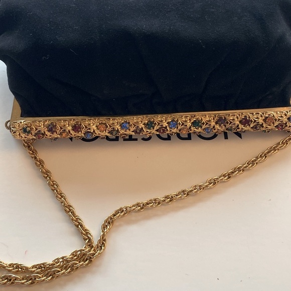 Vintage black sueded fabric with gold tone jeweled clap n short chain & pouch - Picture 3 of 17